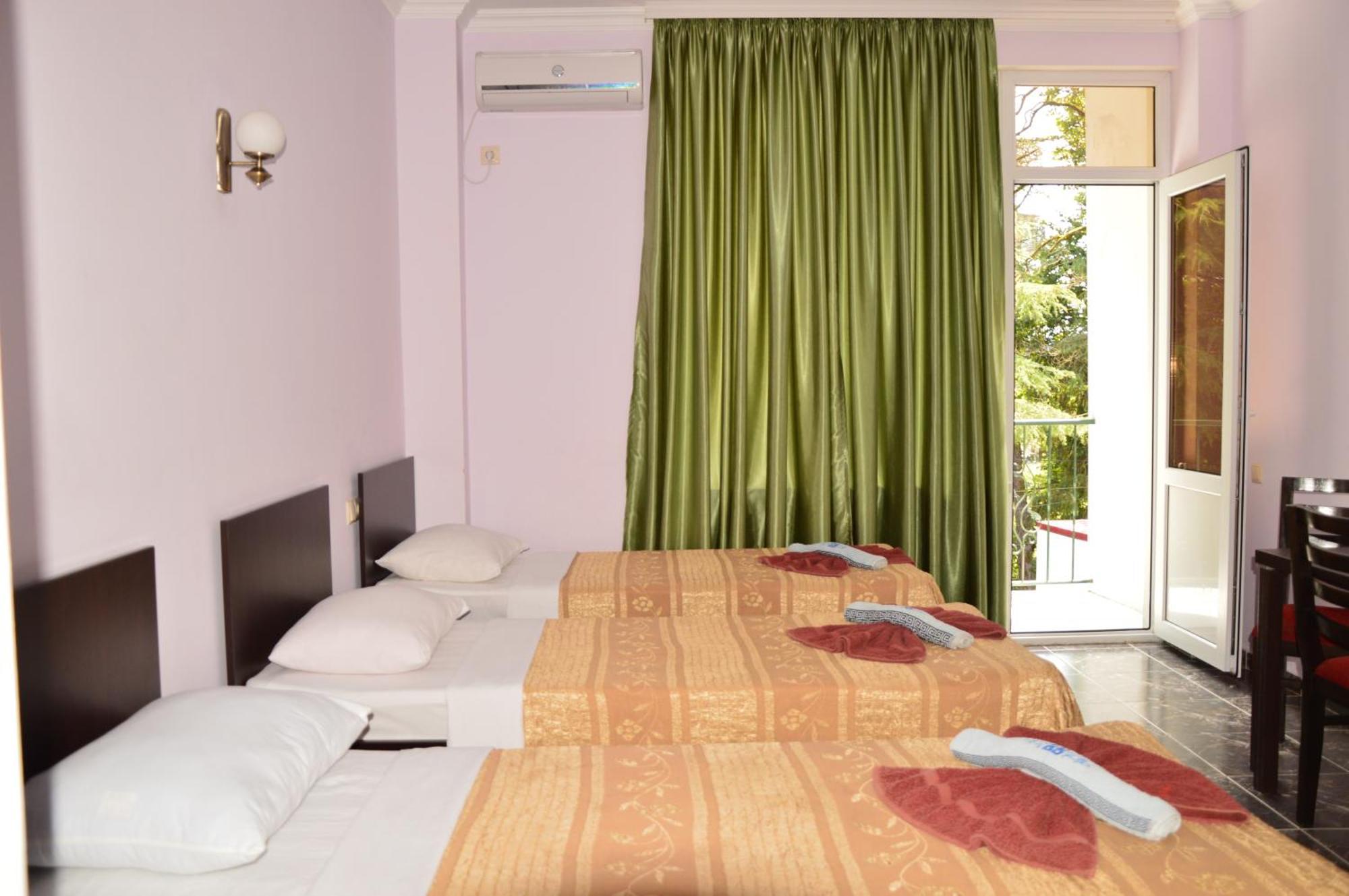 Golden Fleece Hotel Ureki Phòng bức ảnh