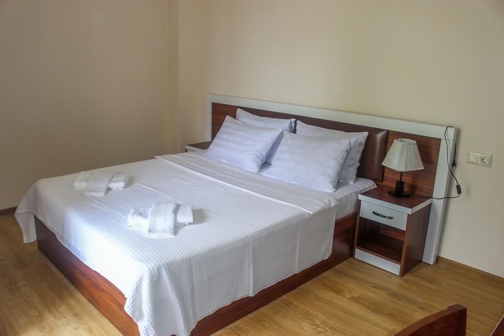 Golden Fleece Hotel Ureki Ngoại thất bức ảnh